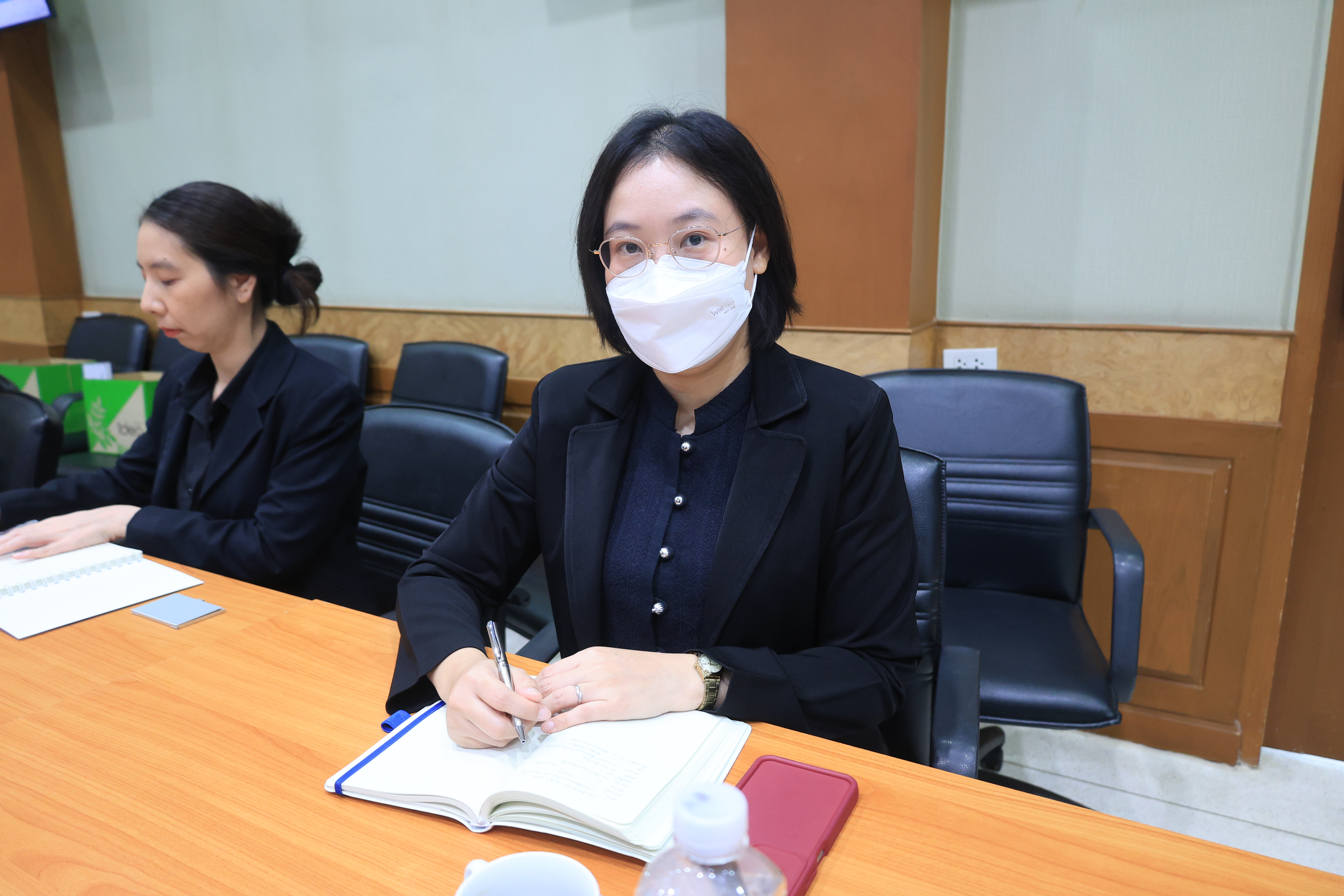 title - ส.ป.ก. ต้อนรับคณะผู้บริหารและเจ้าหน้าที่จากกรมบริหารและจัดการที่ดิน สปป.ลาว 